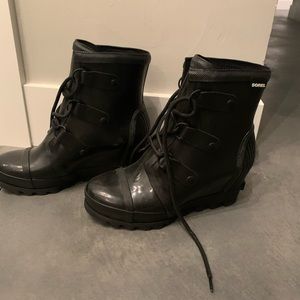 Women’s size 9 rain boots